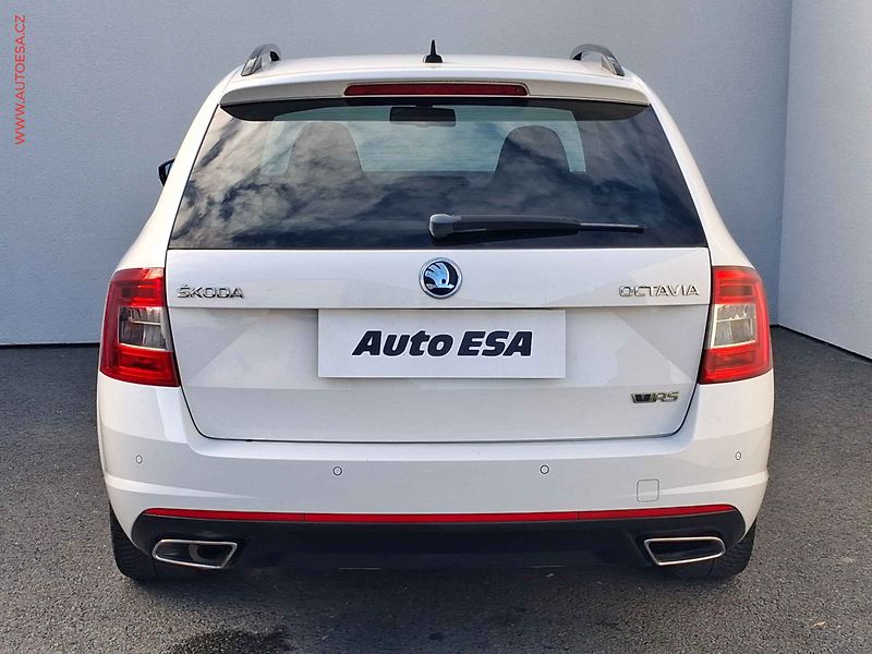 Škoda Octavia (2016) 2.0TDi, ČR, RS, bixen, kůže - fotka 5 z 13