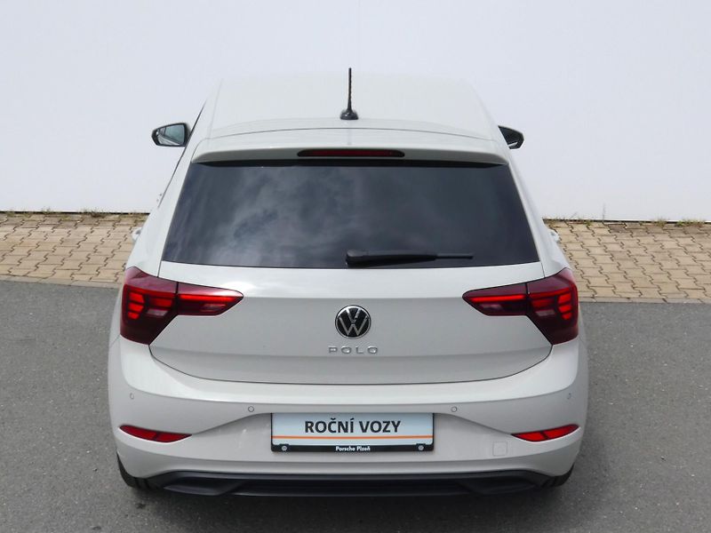Volkswagen Polo People 1,0 TSI 85 kW 7DSG - fotka 12 z 30