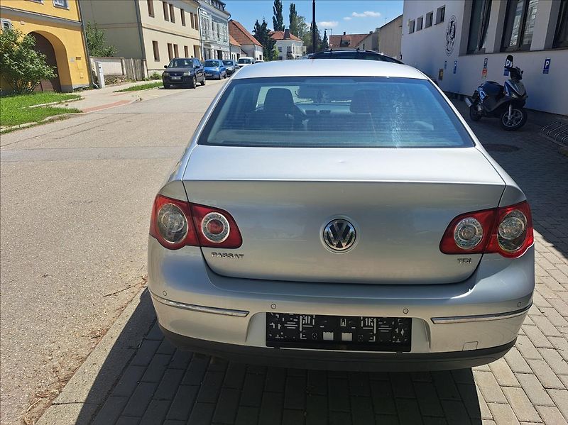 Volkswagen Passat 1,9 TDI - fotka 8 z 43