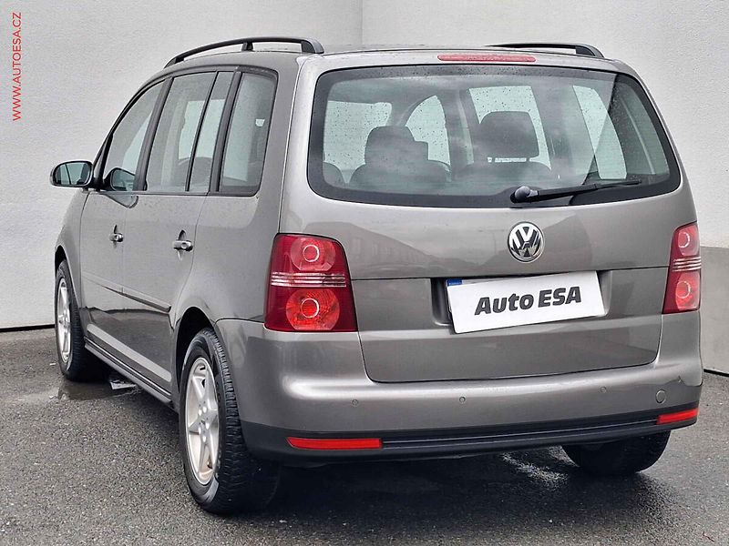 Volkswagen Touran (2007) 1.4 i, Xenon, webasto - fotka 6 z 17