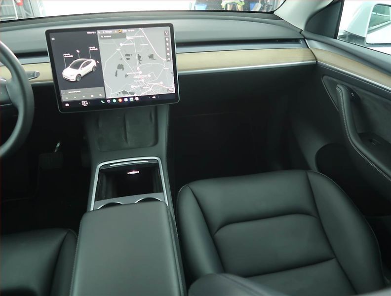 Tesla Model Y (2021) Long Range AWD 75kWh, SoH 92% - fotka 8 z 30