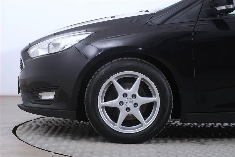 Ford Focus (2015) 1.5 TDCi, Serv.kniha, Navi - fotka 14 z 19