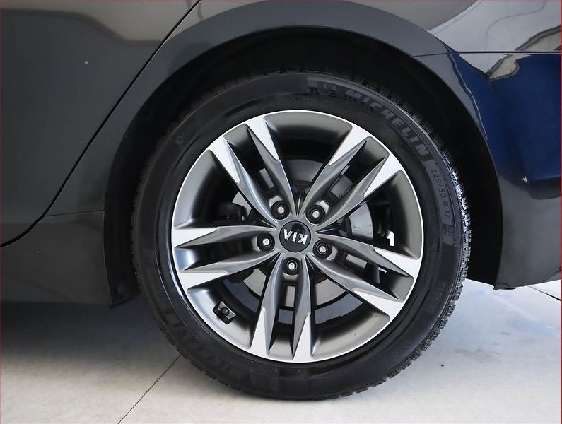 Kia Stinger (2018) 2.2 CRDi - fotka 15 z 23