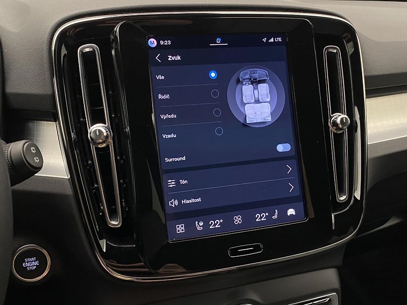 Volvo XC40 (2026) B3 AUT DARK PLUS - fotka 55 z 59