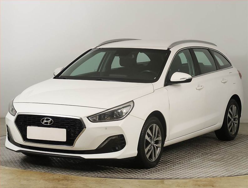 Hyundai i30 (2019) 1.6 CRDi, Tempomat - fotka 2 z 19