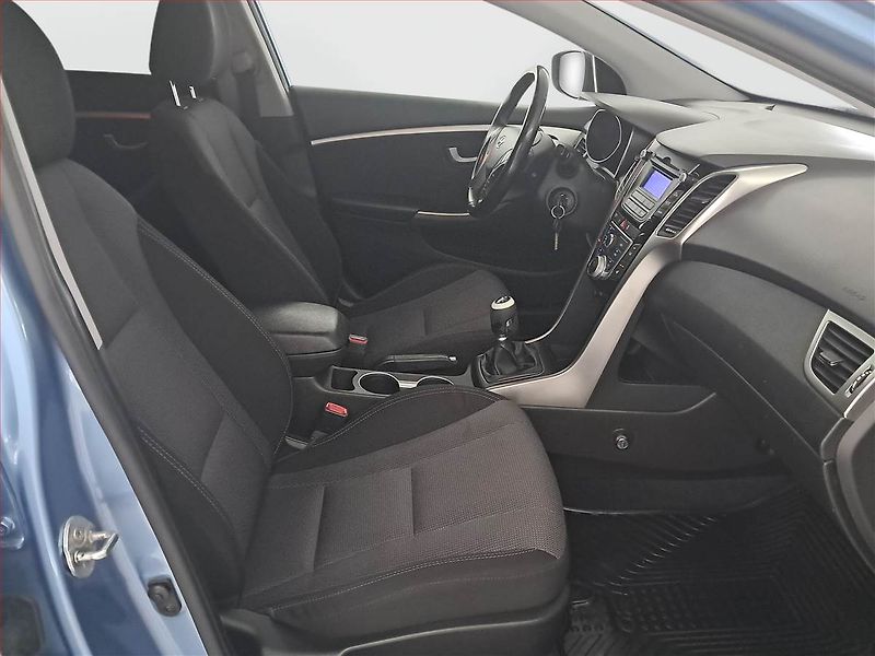 Hyundai i30 (2013) 1.6 CRDi, Serv.kniha, Tempomat - fotka 9 z 18