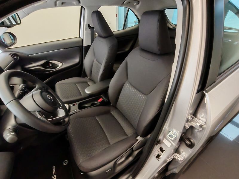 Toyota Yaris Cross 1.5 AT Hybrid Comfort - fotka 12 z 31