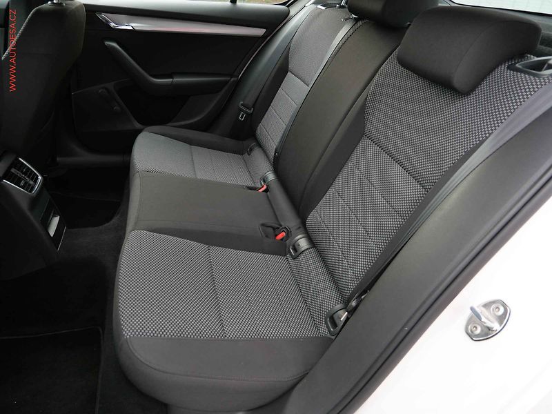 Škoda Octavia (2015) 2.0 TDi, ČR, Ambition - fotka 10 z 20
