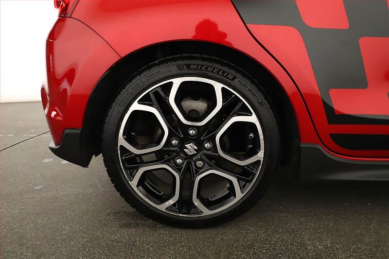 Suzuki Swift (2022) 1.4 BoosterJet Sport - fotka 16 z 16