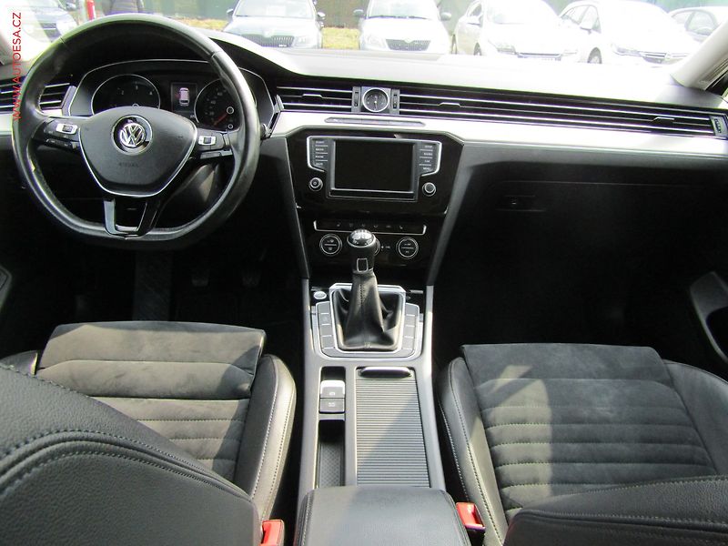 Volkswagen Passat (2017) 2.0 TDi, ČR - fotka 8 z 20