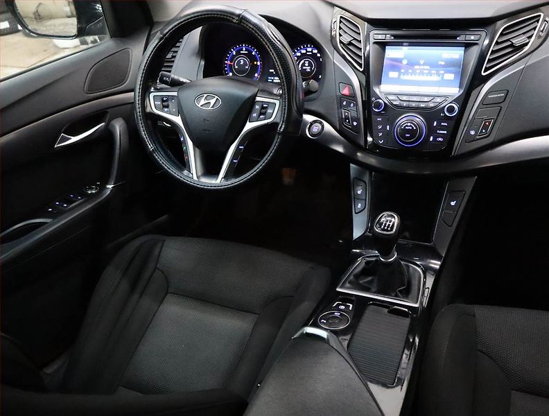 Hyundai i40 (2012) 1.7 CRDi, ČR,1.maj, Serv.kniha - fotka 7 z 18