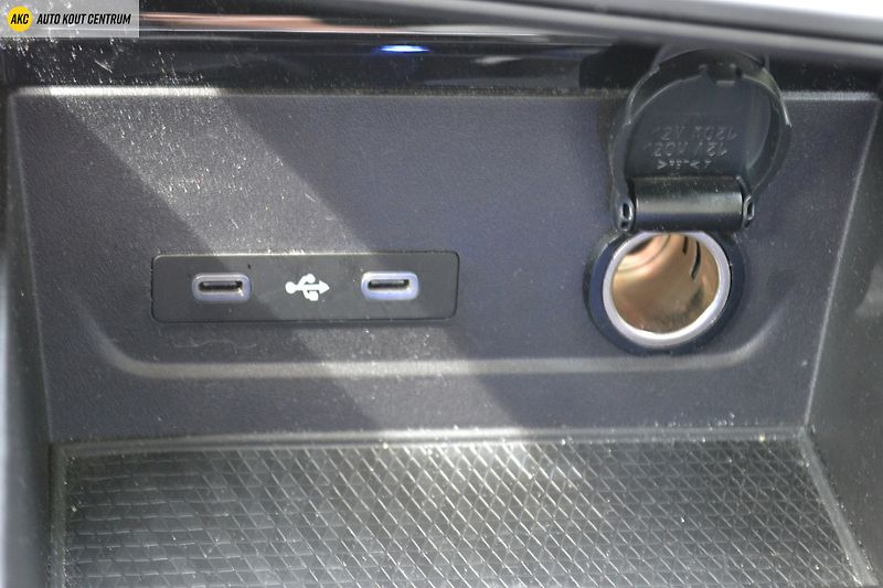 Renault Espace VI ICONIC E-TECH FULL HYBRID 2 - fotka 34 z 71