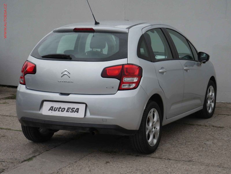 Citroën C3 (2010) 1.4 i, ČR, autoAC, temp - fotka 6 z 15
