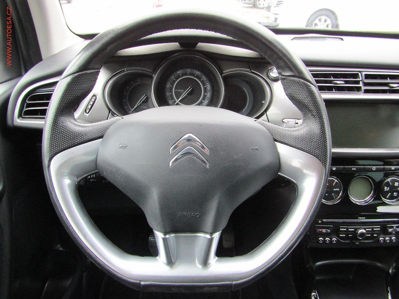 Citroën C3 (2010) 1.6VTi, AC, tempo, park.asist - fotka 10 z 20