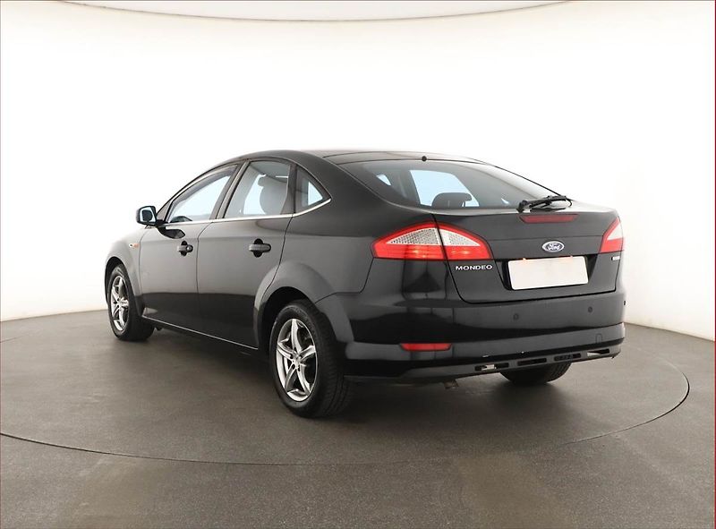 Ford Mondeo (2008) 2.0 TDCi, Automat, Navi - fotka 4 z 20