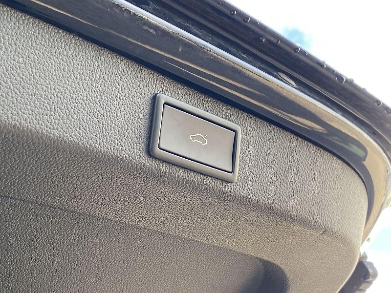 Škoda Superb (2023) Combi 2.0 TDI 4x4 DSG L&K - fotka 31 z 37