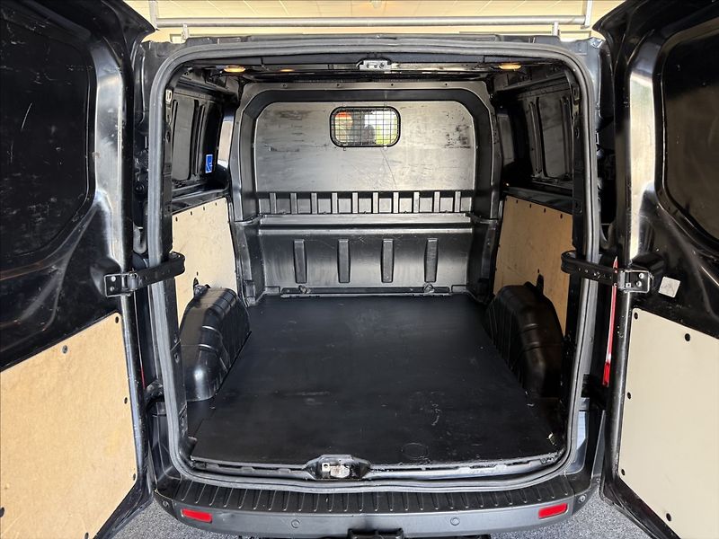 Ford Transit Custom 2,0 L2,96kW,6míst,1maj,po serv - fotka 19 z 25