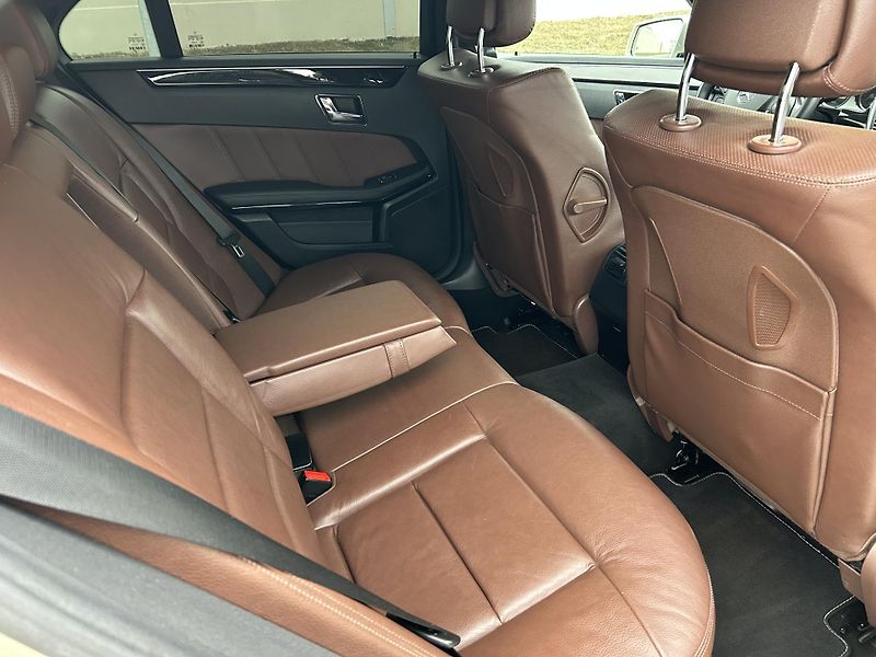 Mercedes-Benz Třídy E E350 CDI BlueEFFICIENCY 4Matic - fotka 9 z 45
