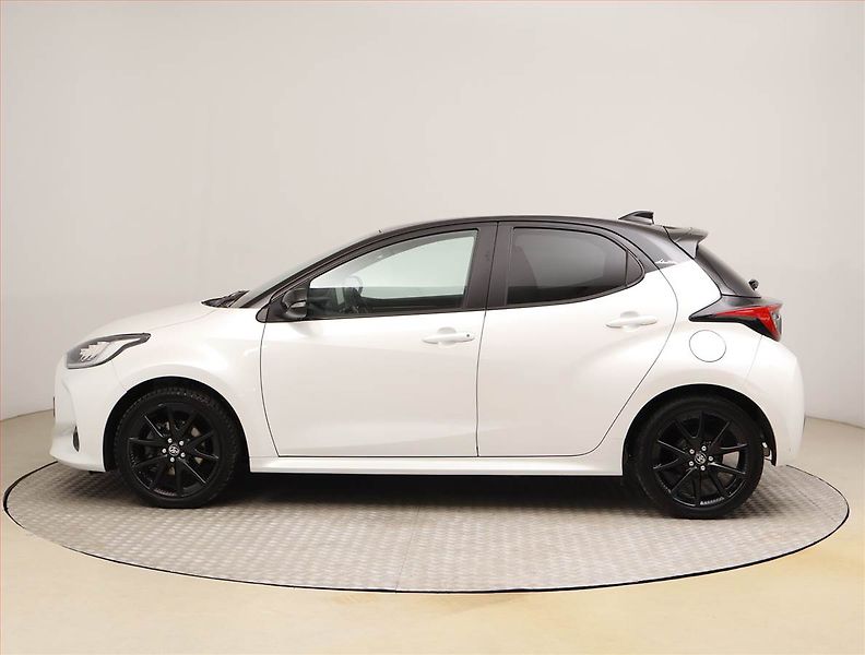 Toyota Yaris (2022) Selection Style 1.5 VVT-i - fotka 3 z 25