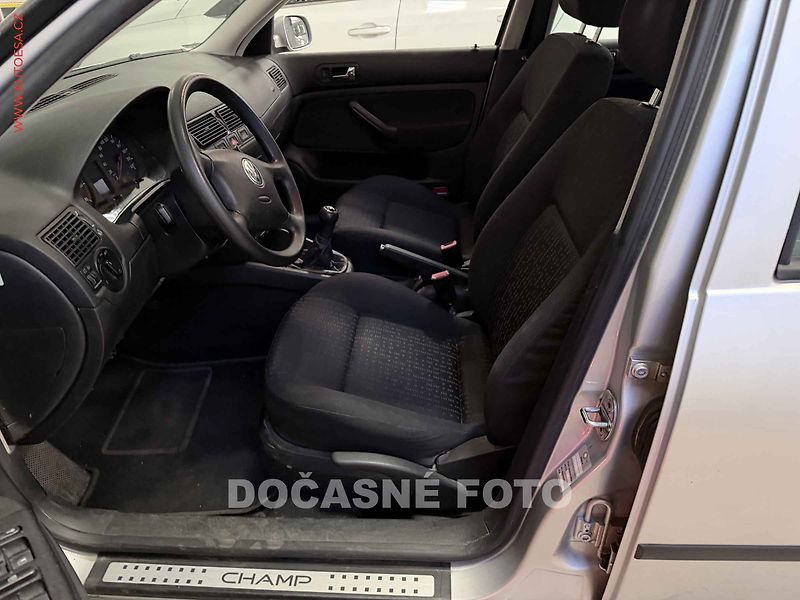 Volkswagen Golf (2003) 1.4i - fotka 3 z 3