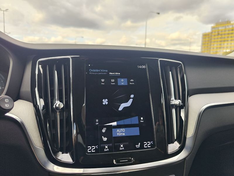 Volvo V60 B4 2.0/145kW 1.majitel 4x4 - fotka 19 z 36