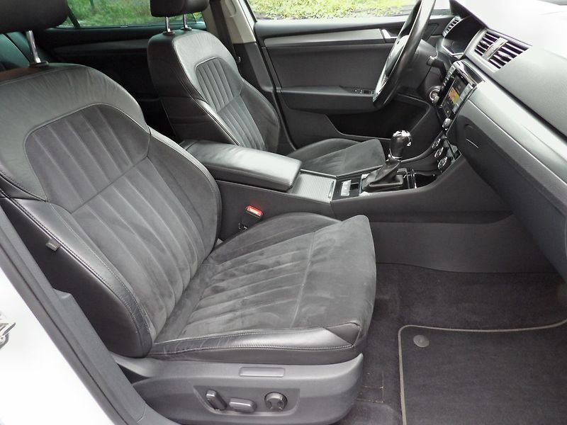 Škoda Superb 2.0TDI DSG 4x4 Style ČR DPH - fotka 22 z 32