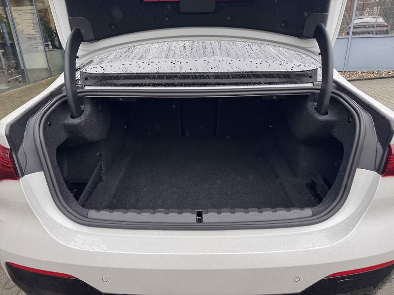 BMW Řada 4 M440i xD M-Sport Pro Šíbr 360 - fotka 22 z 23