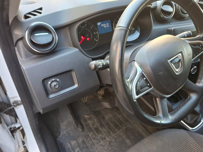 Dacia Duster 1,6 4WD 2BH4640 - fotka 21 z 24