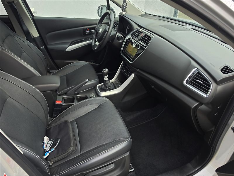 Suzuki S-Cross 1,4 Mild Hybrid AllGrip Premiu - fotka 32 z 45
