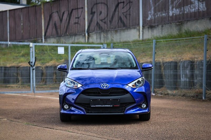 Toyota Yaris 1,5 HEV 116  LIMITED EDITION C - fotka 3 z 23