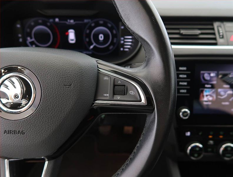 Škoda Octavia (2018) Style 1.6 TDI, Navi, Tempomat - fotka 18 z 24