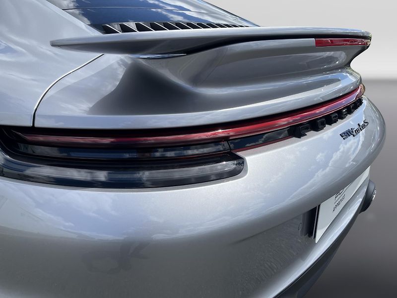 Porsche 911 Turbo S - fotka 10 z 28