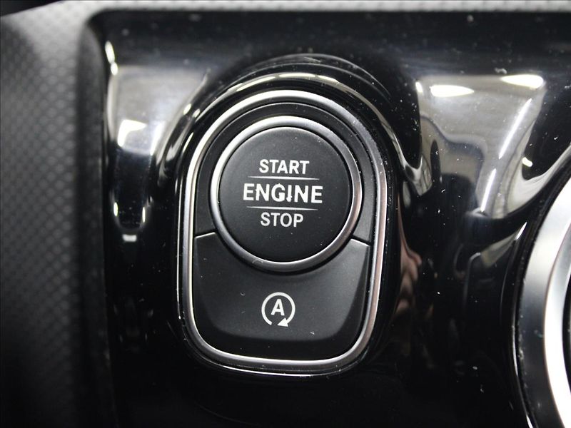 Mercedes-Benz CLA 2,0 220 7G-DCT AMG ZÁNOVNÍ - fotka 23 z 39