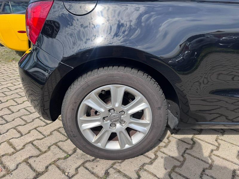 Audi A1 (2011) 1,2 TFSI 63 KW NOVÁ SPOJKA STK - fotka 15 z 50