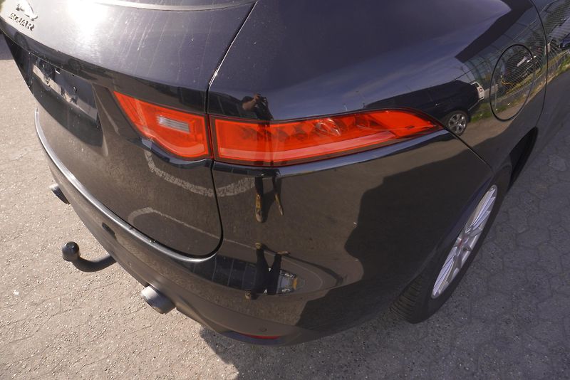 Jaguar F-Pace 2.0 25T 184kW - fotka 10 z 31