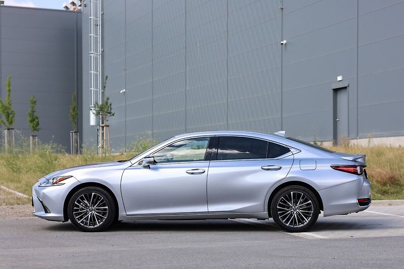 Lexus ES 300h 300H 2,5 HEV BUSINESS EDITION - fotka 25 z 25