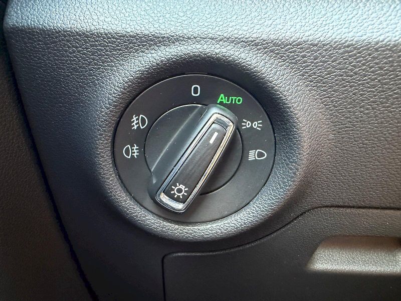 Škoda Scala (2022) 1.5 TSI 110kW Style Full-LED - fotka 11 z 35