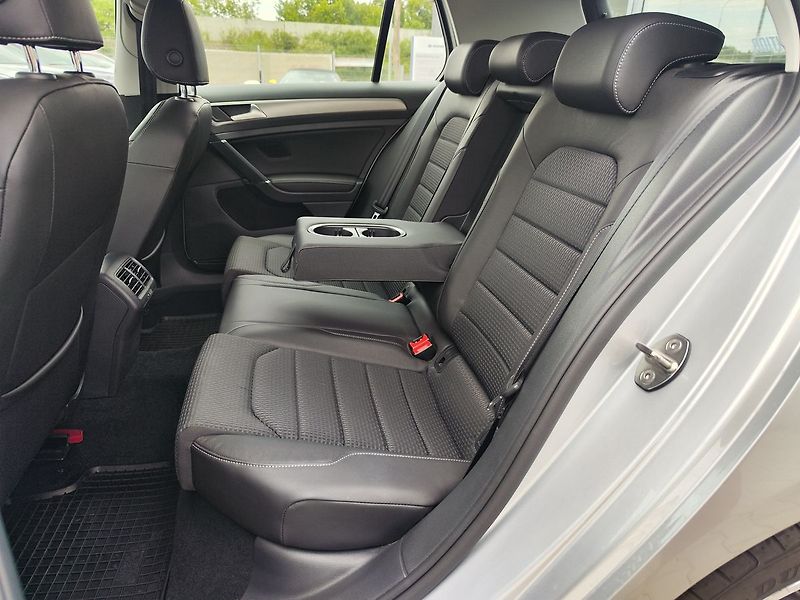 Volkswagen Golf 1.4 TSI/92kW Comfortline DSG - fotka 10 z 38