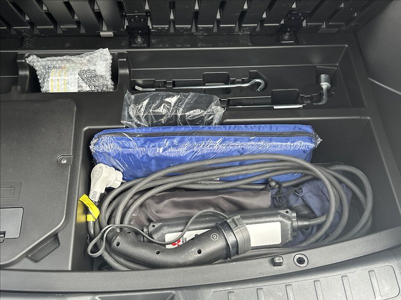 Mitsubishi Eclipse Cross 2,4 PHEV 188PS  A/T 4x4 - fotka 42 z 52