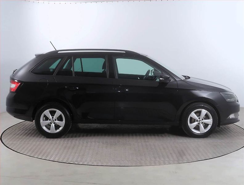 Škoda Fabia (2015) 1.4 TDI, Automat, Tempomat - fotka 6 z 15