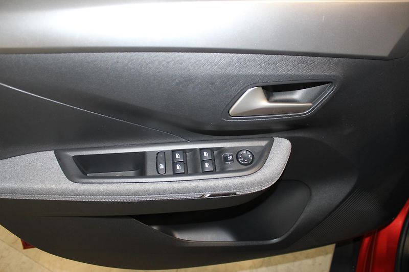 Opel Frontera (2026) Edition Hybrid 1.2 TURBO 81kW - fotka 15 z 17
