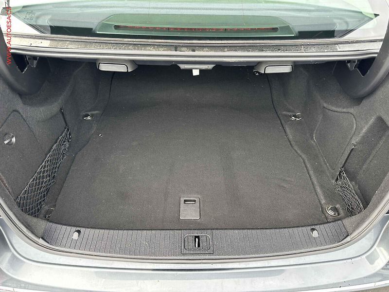 Mercedes-Benz Třídy E (2012) 3.0 CDi E 300 CDi, AT, bixen - fotka 7 z 18