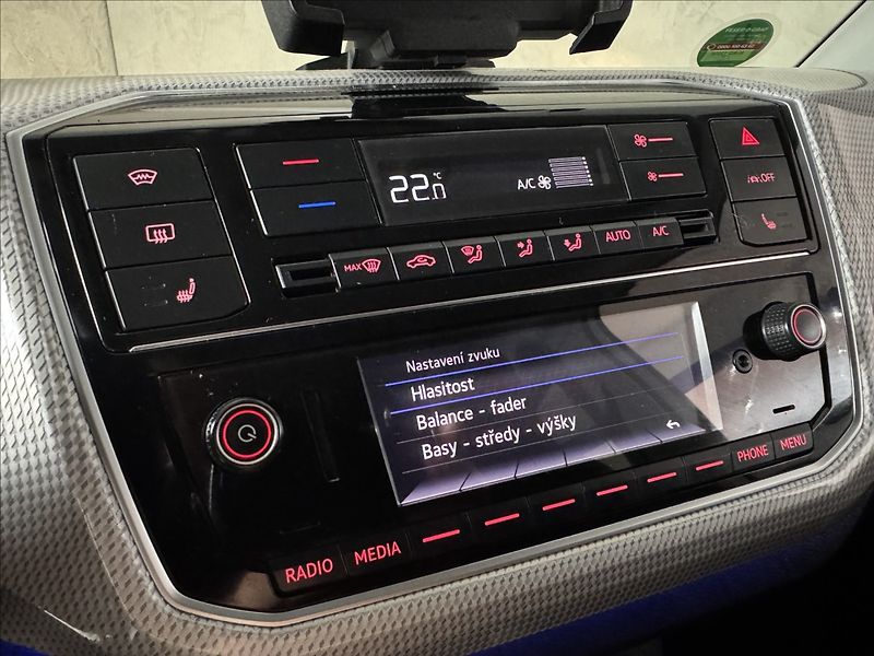 Volkswagen e-up! 61kW Move LED Kamera APP - fotka 29 z 40