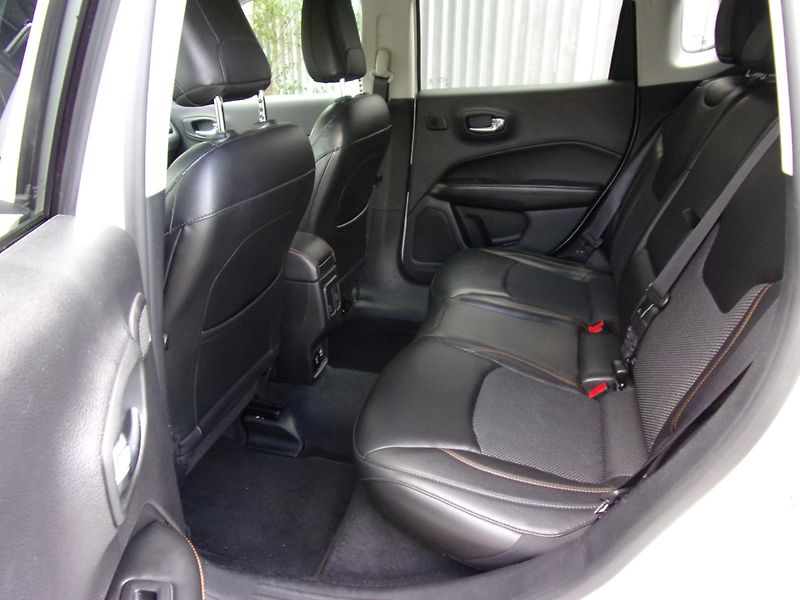 Jeep Compass  2.0M-Jet4X4 LONGITUDE 85000KM - fotka 16 z 26
