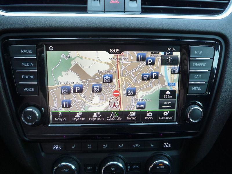 Škoda Octavia (2015) Combi 2,0TDi 110kW 4x4 L&K - fotka 15 z 25