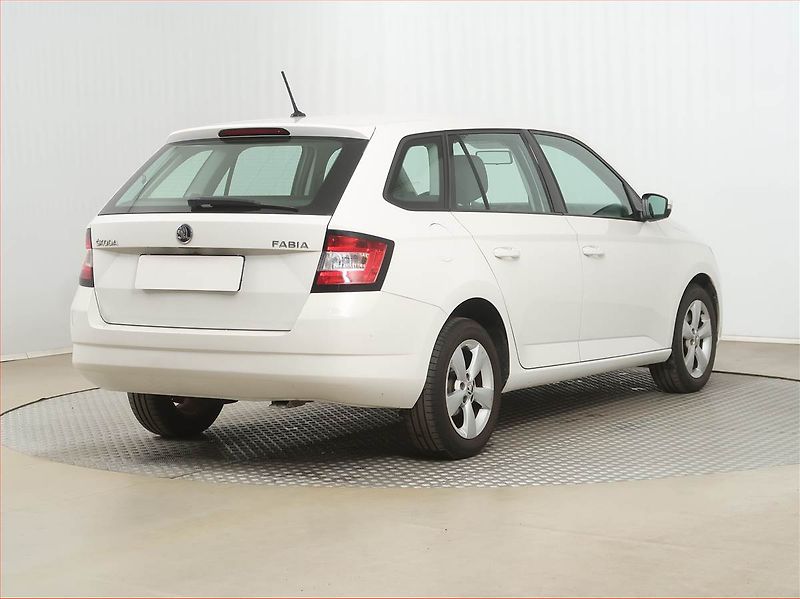 Škoda Fabia (2015) 1.2 TSI, Automat - fotka 5 z 15