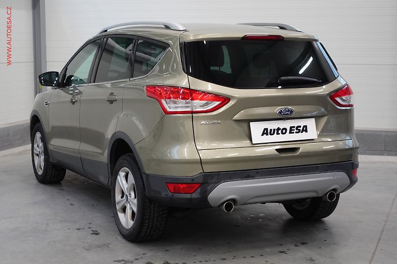Ford Kuga (2013) 2.0TDCi 4x4, AT, park.čidla - fotka 4 z 22
