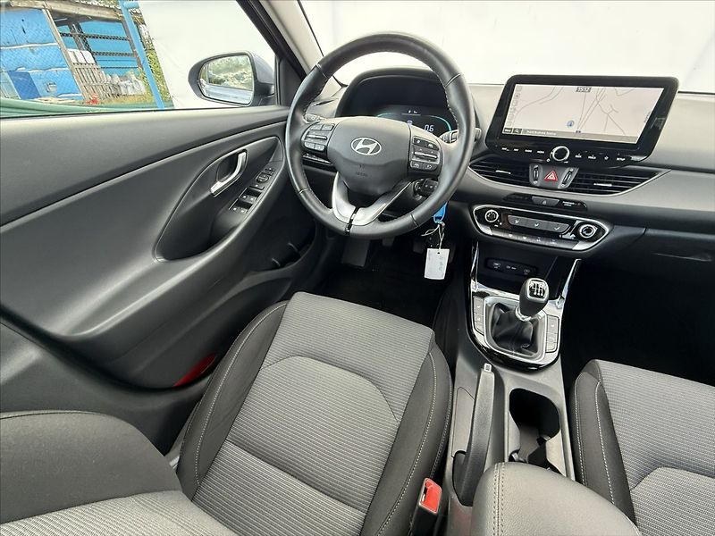 Hyundai i30 1,5 T-GDI 103kW Family - fotka 8 z 23