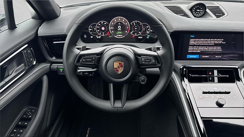 Porsche Panamera 4 E-Hybrid - fotka 20 z 30