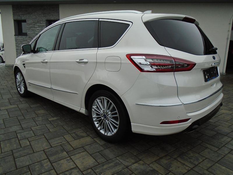 Ford S-MAX 2.0EcoBlue 140kW AWD Vignale A - fotka 3 z 49